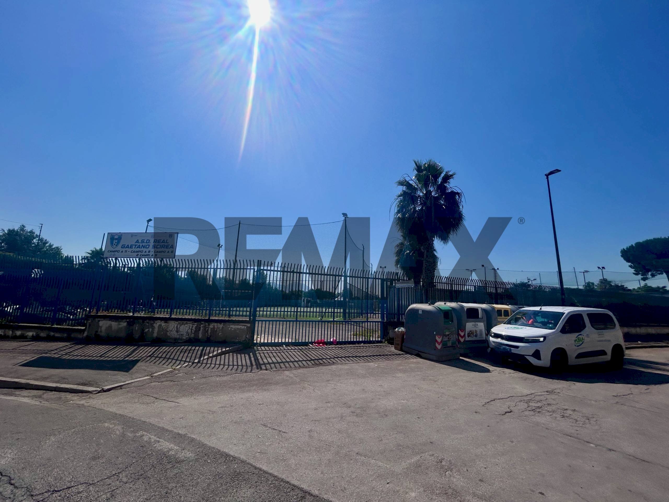 Edificio all\'aperto - Commercial Premises Traversa Iv Cupa Capodichino
 
58, Napoli - photo 1