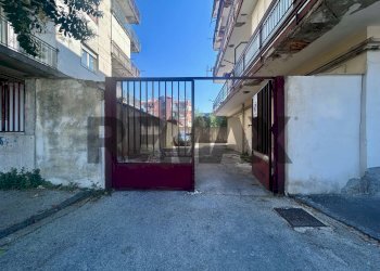 Edificio all\'aperto - Commercial Premises Traversa Iv Cupa Capodichino
58, Napoli - photo 3