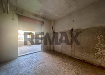 Stanza vuota - Commercial Premises Traversa Iv Cupa Capodichino
58, Napoli - photo 6