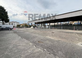 Edificio all\'aperto - Locale Commerciale Via Provinciale
13/15, Lallio - foto 4