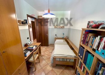 Camera / camera da letto - Appartamento via Mulini
 
3, Rogno - foto 19