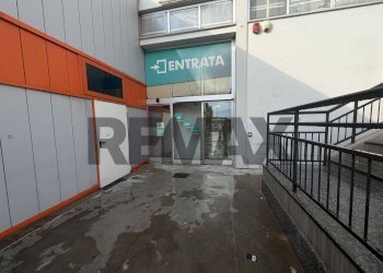 Edificio all\'aperto - Locale Commerciale Via per Grumello
 
57, Bergamo - foto 4