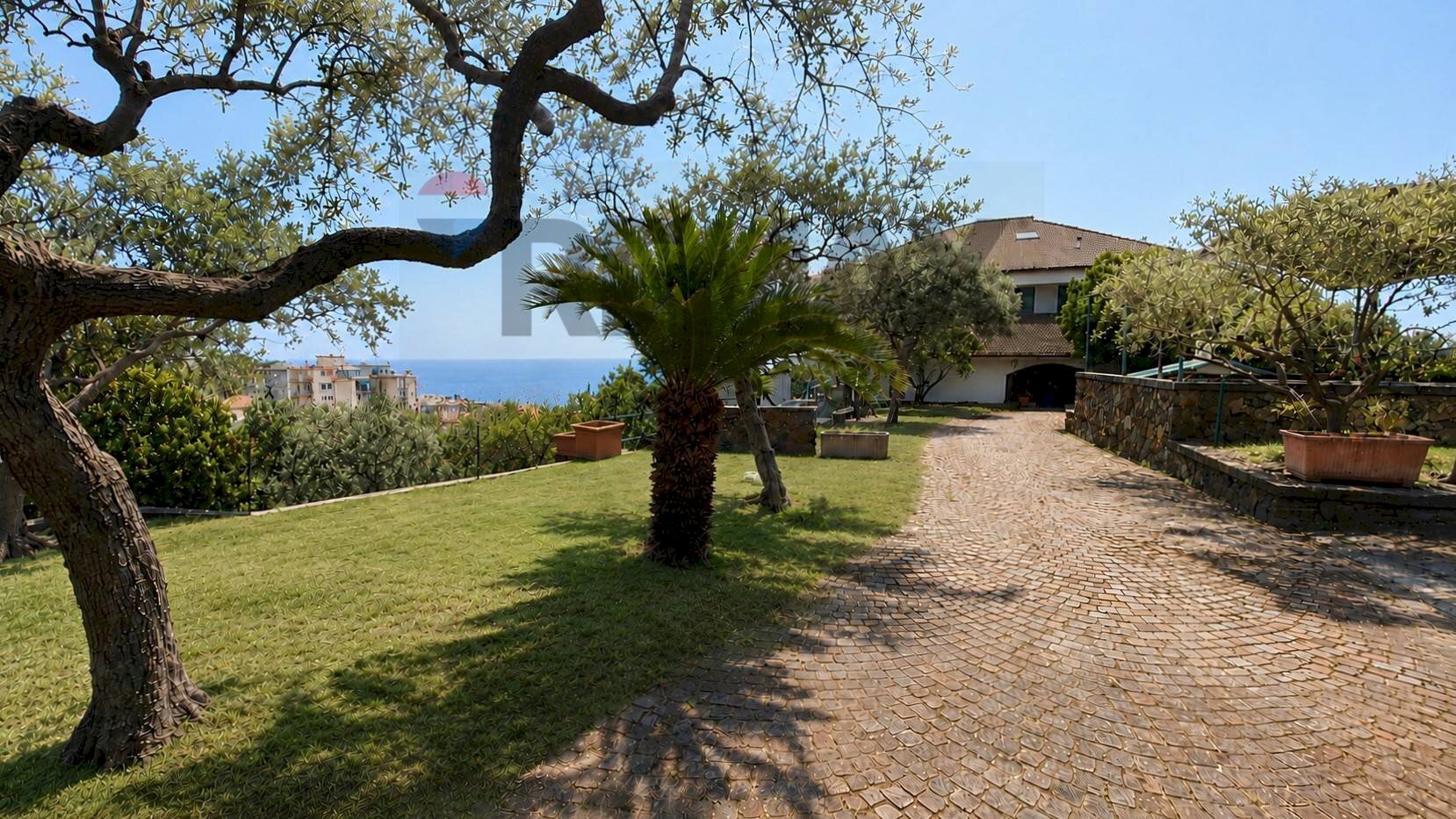 Giardino - Villa VIA LIVIO CANALE
 
72, Varazze - photo 1