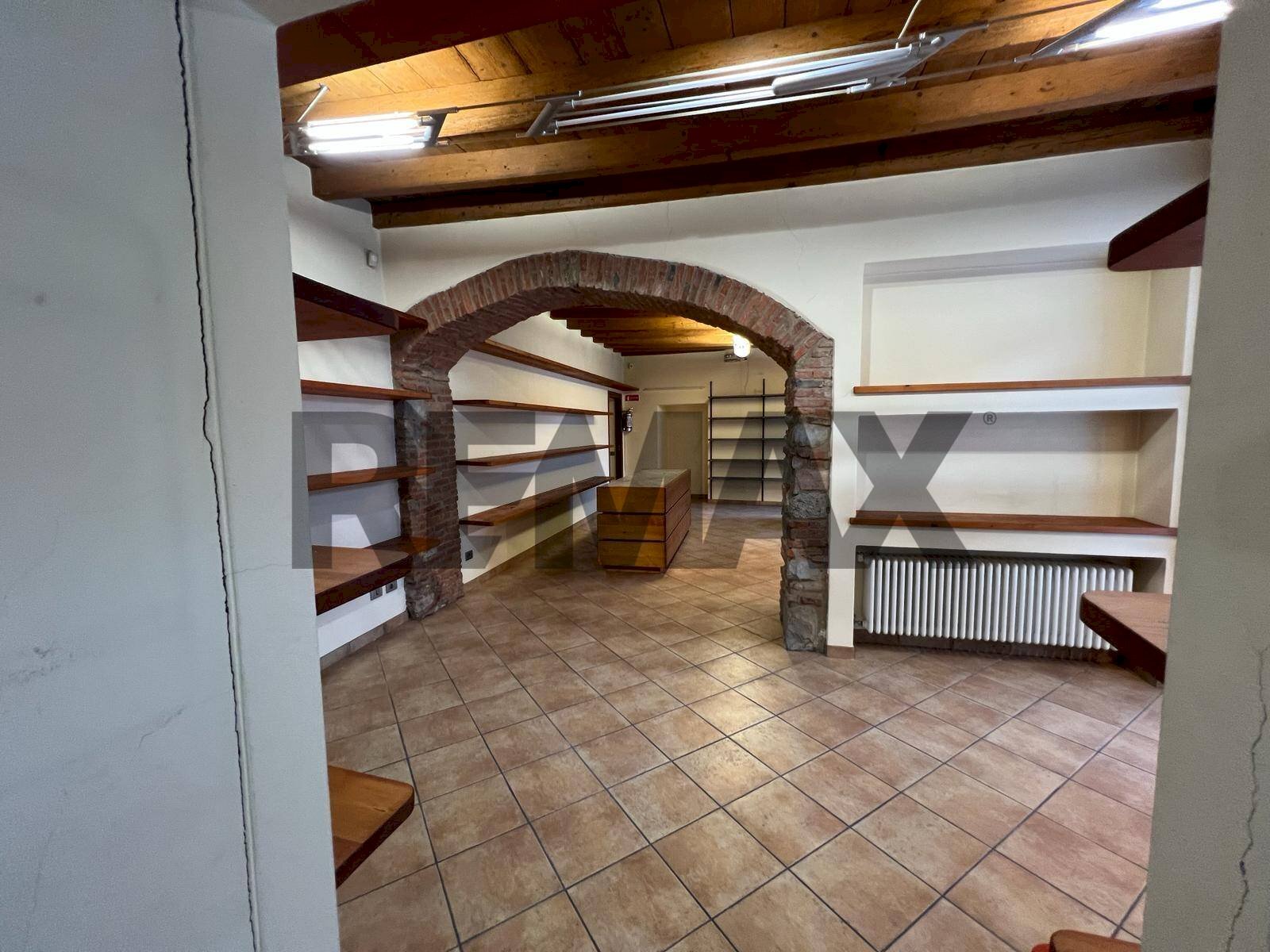 Dispensa di stoccaggio - Locale Commerciale piazza Vittorio Veneto
7, Brembate di Sopra - foto 3