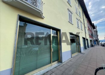 Edificio all\'aperto - Locale Commerciale piazza Vittorio Veneto
 
7, Brembate di Sopra - foto 24