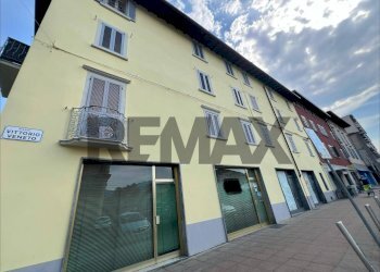 Edificio all\'aperto - Locale Commerciale piazza Vittorio Veneto
 
7, Brembate di Sopra - foto 27