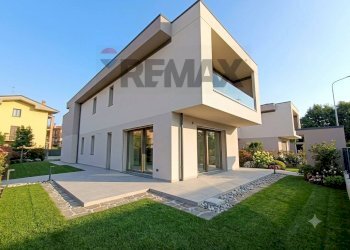 Casa all\'aperto - Quadrilocale VIA MADRE TERESA DI CALCUTTA
 
2, Sotto il Monte Giovanni XXIII - foto 1