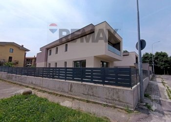 Casa all\'aperto - Quadrilocale VIA MADRE TERESA DI CALCUTTA
 
2, Sotto il Monte Giovanni XXIII - foto 30