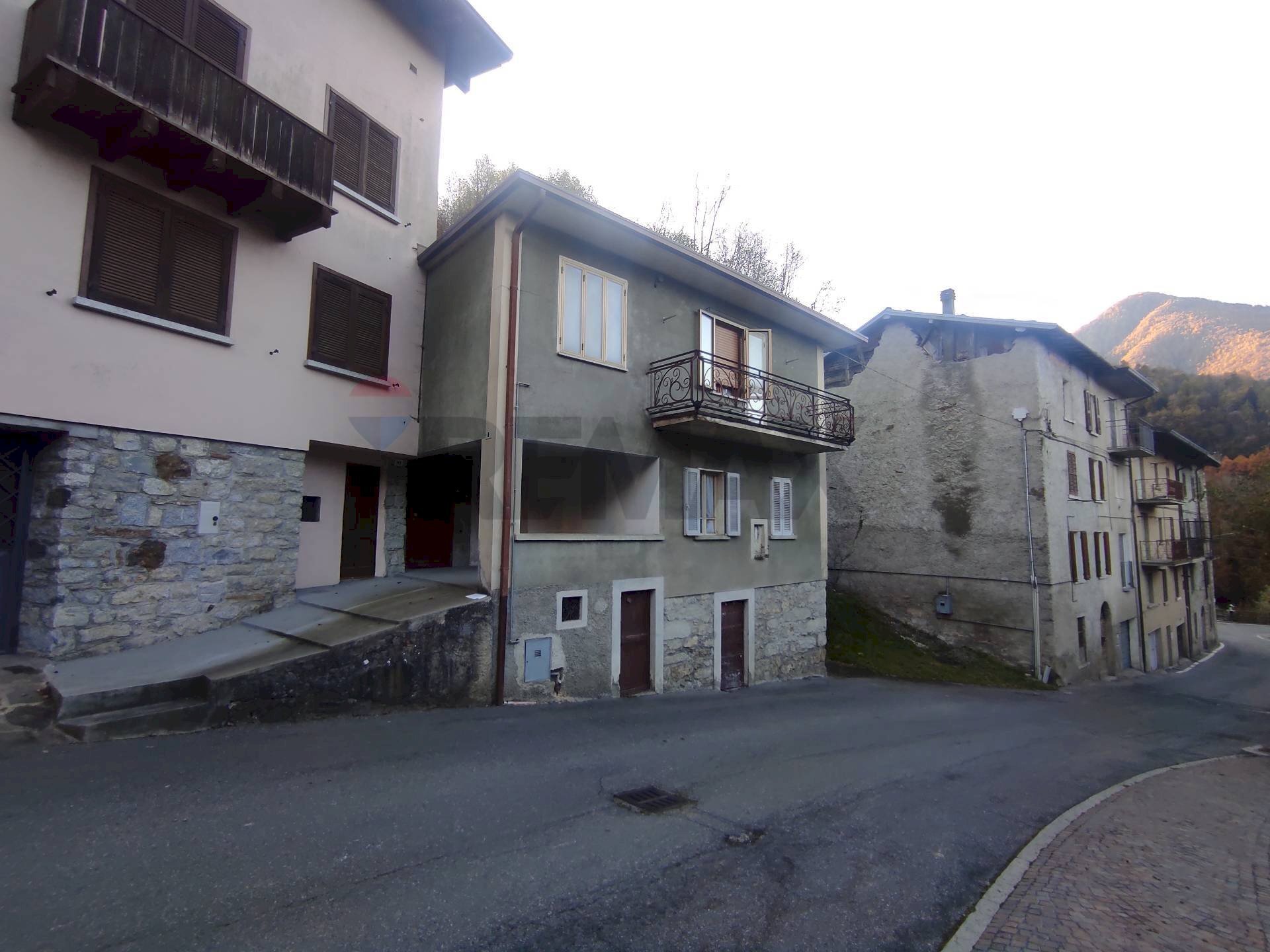 Edificio all\'aperto - Casa semi indipendente Via Campolaro
 
8, Bienno - foto 1