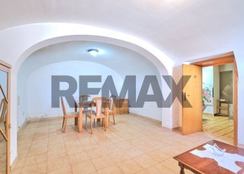 Sala da pranzo - Semi-detached house Via Sant'Antonio
 
46, Ari - photo 13