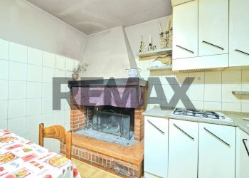 Cucina - Semi-detached house Via Sant'Antonio
 
46, Ari - photo 22