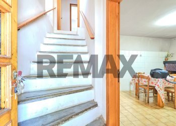 Scale - Semi-detached house Via Sant'Antonio
 
46, Ari - photo 23