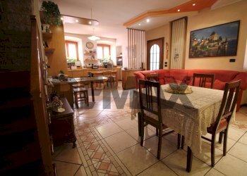 Sala da pranzo - Villa VIA CONVENTO
 
10, Almenno San Salvatore - foto 23