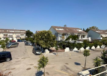 Edificio all\'aperto - Trilocale Viale Stella Maris
 
scala e, Manfredonia - foto 21