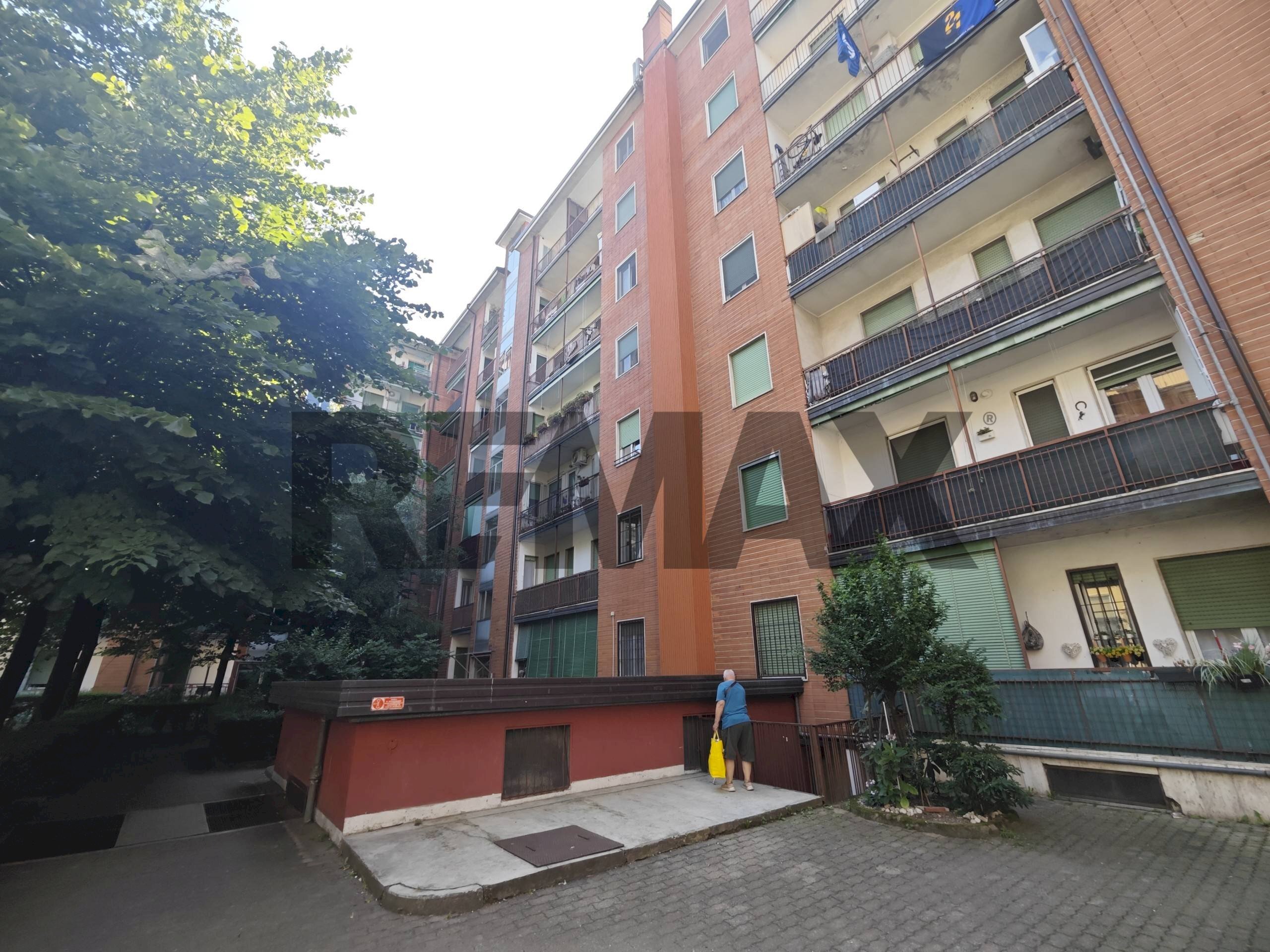 Edificio all\'aperto - Two-room apartment Via 4 Novembre
 
45, Corsico - photo 1