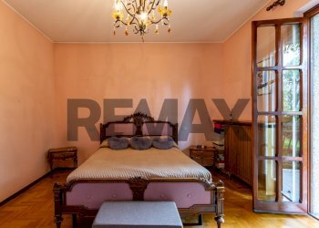 Camera / camera da letto - Four-room apartment via parini
 
8, Merone - photo 17