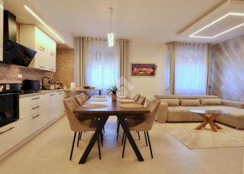 Three-room apartment Via Delle Ortolane, Reggio nell'Emilia - photo 6
