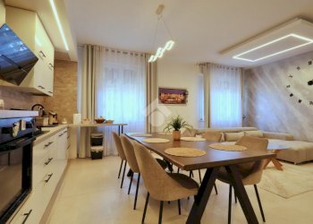 Three-room apartment Via Delle Ortolane, Reggio nell'Emilia - photo 11