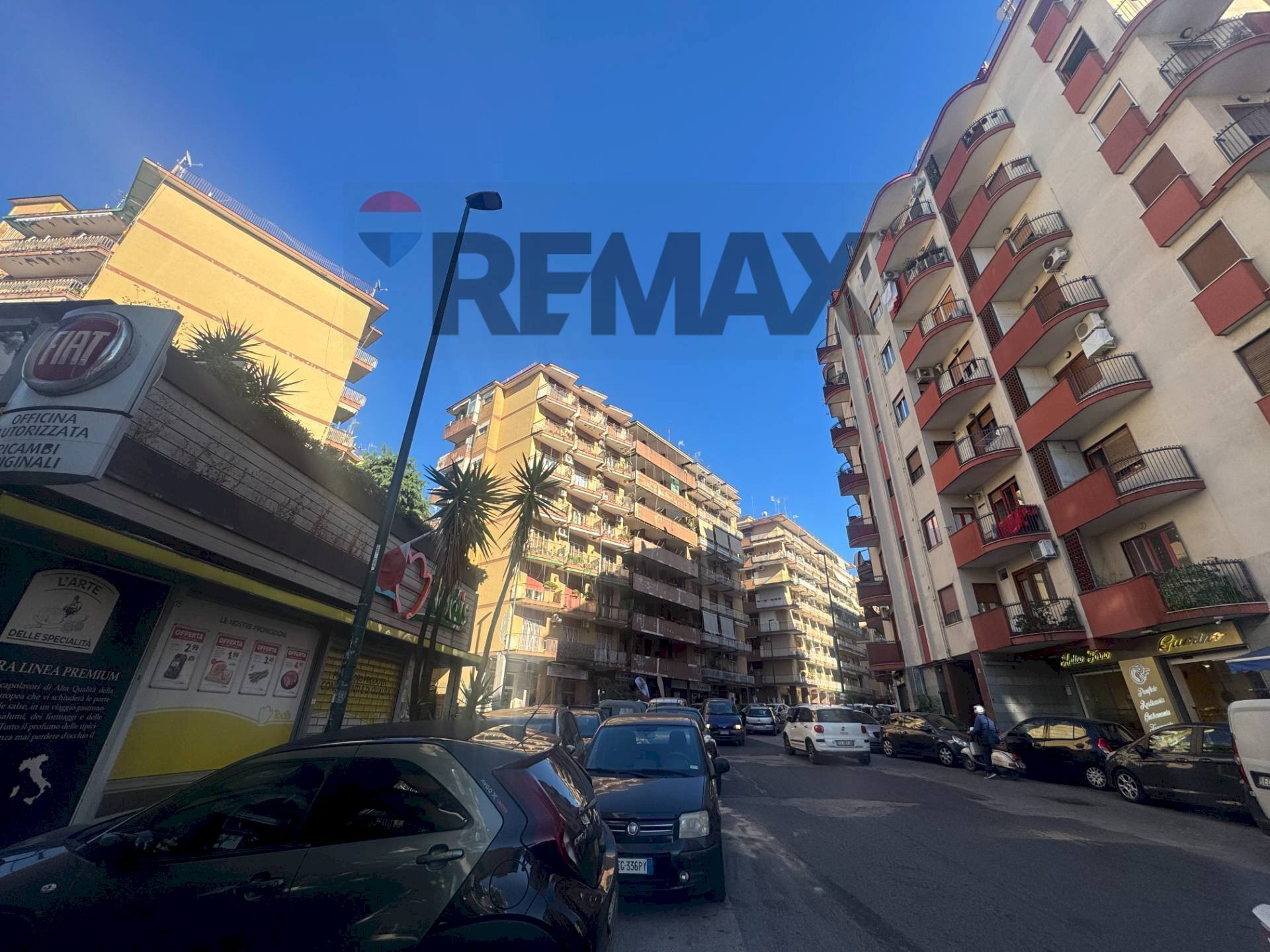 Edificio all\'aperto - Commercial Premises Via Adolfo Omodeo
 
11, Napoli - photo 1