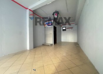 Stanza vuota - Commercial Premises Via Adolfo Omodeo
11, Napoli - photo 5