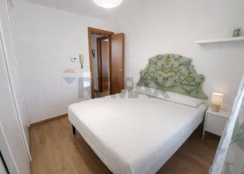 Camera / camera da letto - Two-room apartment cortile primo carbone
1, Palermo - photo 4