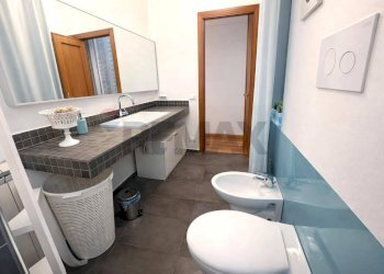 Bagno - Two-room apartment cortile primo carbone
1, Palermo - photo 9