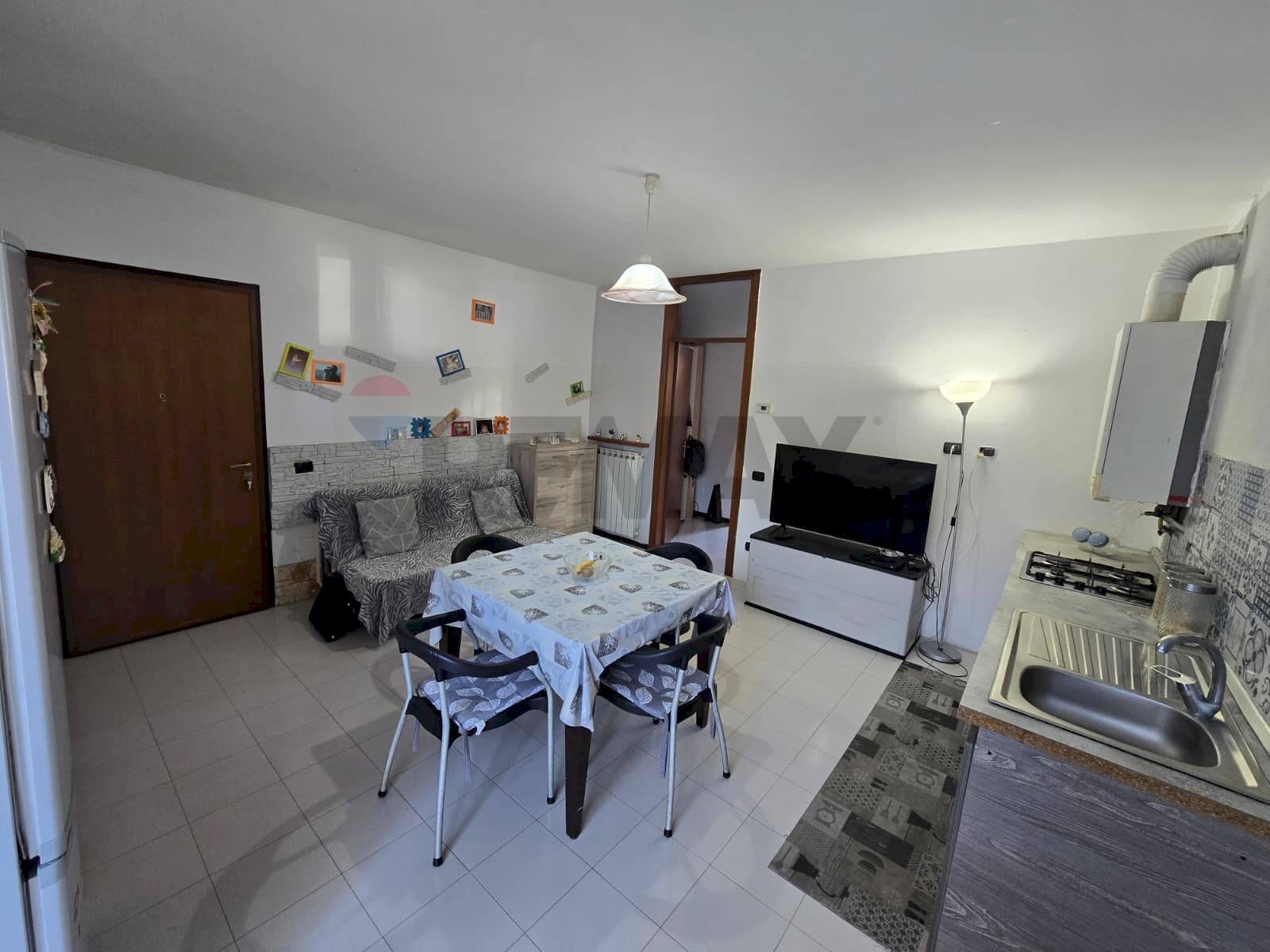 Sala da pranzo - Trilocale Via Molinaccio
12, Sesto Calende - foto 3