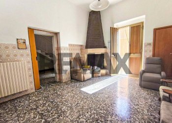 Soggiorno - Casa indipendente Via Luigi Einaudi
 
1, San Michele Salentino - foto 4