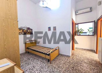 Camera / camera da letto - Casa indipendente Via Luigi Einaudi
 
1, San Michele Salentino - foto 10