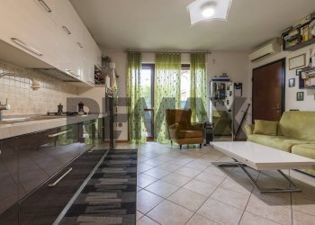 Soggiorno - Bilocale via Sant' Ambrogio
 
34, Origgio - foto 2