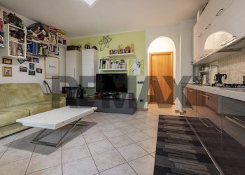 Soggiorno - Bilocale via Sant' Ambrogio
 
34, Origgio - foto 4