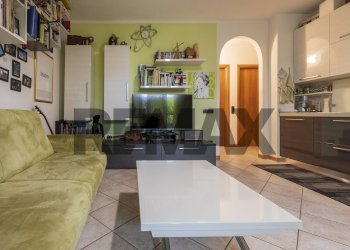 Soggiorno - Bilocale via Sant' Ambrogio
 
34, Origgio - foto 6