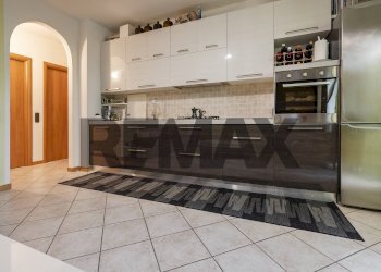 Cucina - Bilocale via Sant' Ambrogio
 
34, Origgio - foto 7