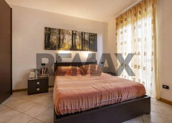 Camera / camera da letto - Bilocale via Sant' Ambrogio
 
34, Origgio - foto 11