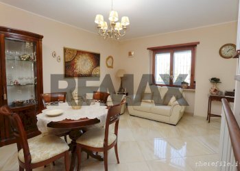 Sala da pranzo - Three-room apartment via 4 novembre
 
11, Vinovo - photo 3
