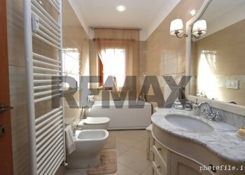 Bagno - Three-room apartment via 4 novembre
 
11, Vinovo - photo 13