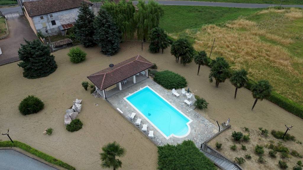 Piscina - Villa strada Vecchia d'Asti, Nizza Monferrato - photo 2
