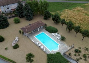 Piscina - Villa strada Vecchia d'Asti, Nizza Monferrato - photo 2