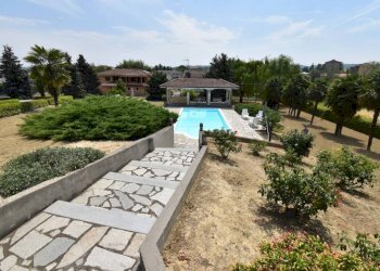 Piscina - Villa strada Vecchia d'Asti, Nizza Monferrato - photo 10