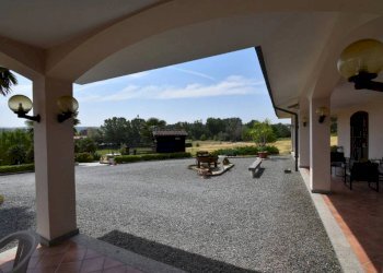 Veranda - Villa strada Vecchia d'Asti, Nizza Monferrato - photo 13