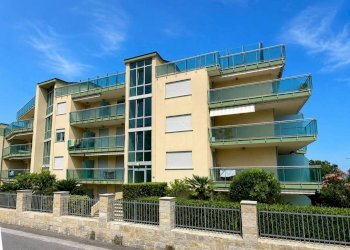 Facciata - Bilocale strada Privata Serenella, 36, Sanremo - foto 17