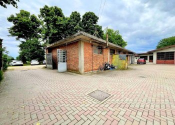 Cortile interno - Box strada Barauda, 69, Moncalieri - foto 5