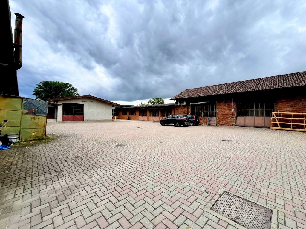 Cortile interno - Shed strada Barauda, 69, Moncalieri - photo 1
