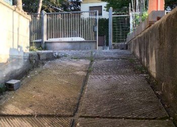 Warehouse via Trieste, 39, Casorate Sempione - photo 3