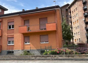 Facciata - Villa corso Ivrea, 47, Aosta - foto 1