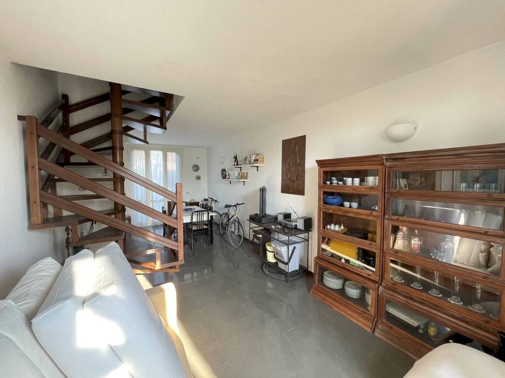 Soggiorno - Villa a Schiera viale degli Oleandri, Ravenna (zona Porto Corsini) - foto 3