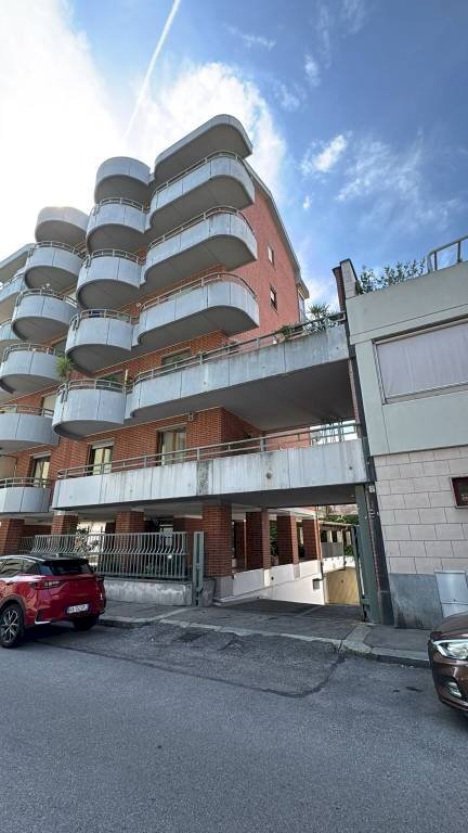 Facciata - Box via Varallo, 14, Torino (zona Vanchiglietta) - foto 1