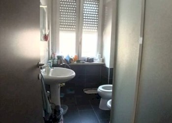 Bagno - Two-room apartment via Nicola Porpora, 9, Torino (neighborhood Rebaudengo) - photo 10