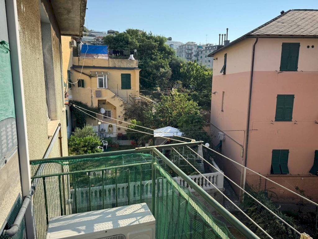 Balcone - Trilocale via Sapello, Genova (zona Prà) - foto 3