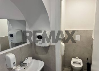 Bagno - Commercial Premises corso dei bruzi
74 - 76, Cosenza - photo 5